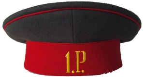 The cap is a “visorless” everyday cap for the lower ranks of the first regiments, RIA